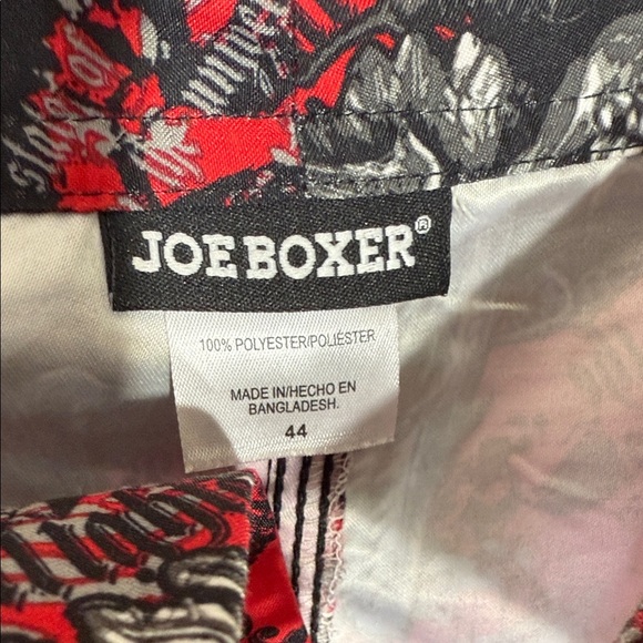 🍁Joe Boxer Red and Black Skull Print swim Shorts size 44🍁 - Picture 2 of 7